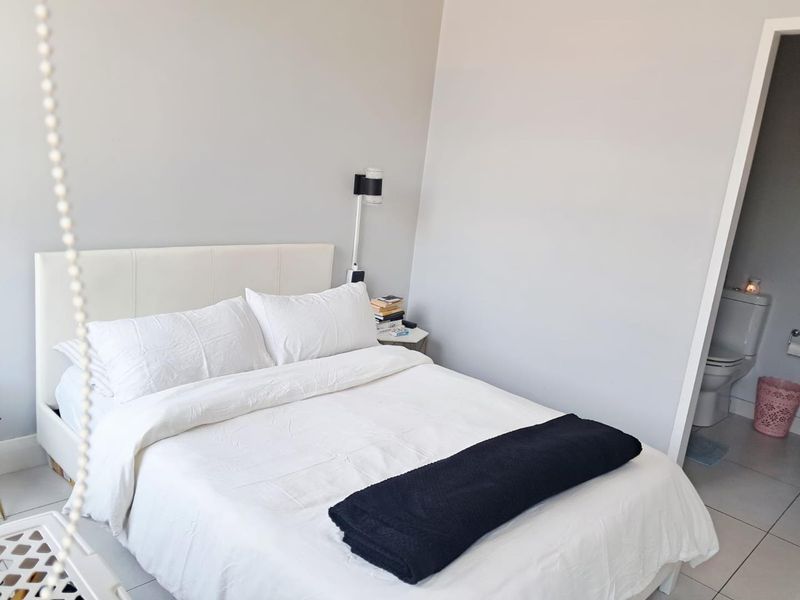 Sky-High Sunshine & Braai: Ferndale’s Fun-Loving Loft! - Photo 7