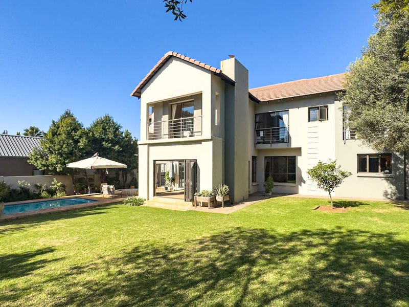 Exclusive Mandate - a Family home like no other - Photo 4