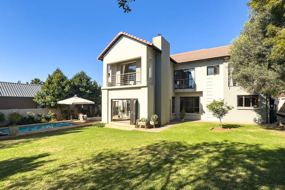 Exclusive Mandate - a Family home like no other - Photo 4