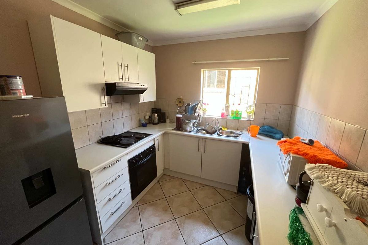 Centrally located ground floor apartment in Greenhills - Photo 3