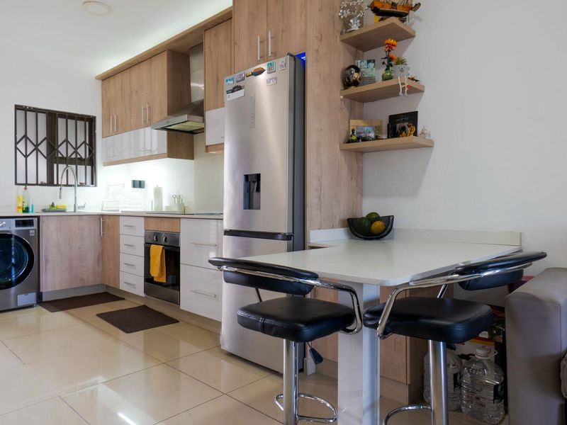 Investment opportunity and newly renovated - Photo 4