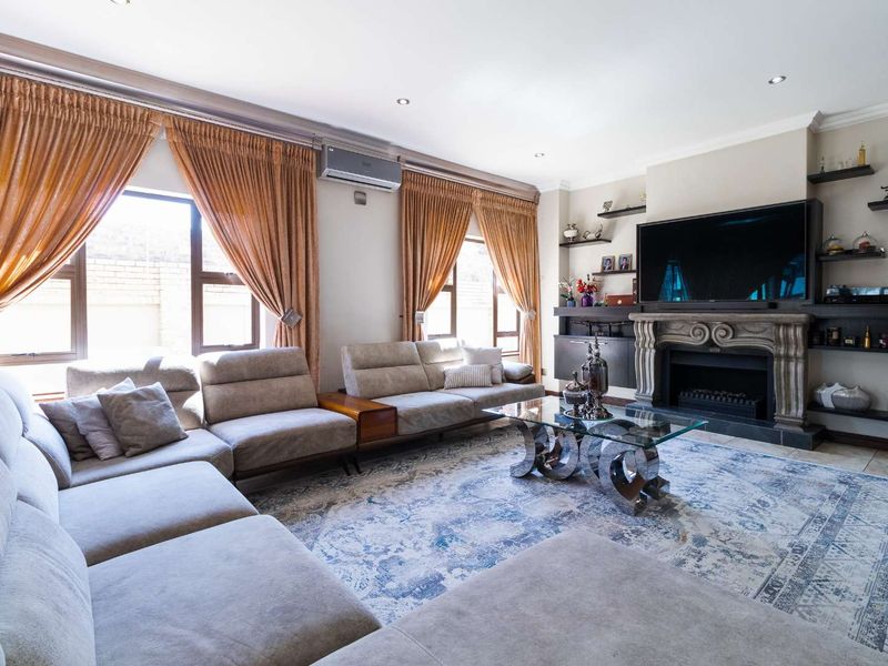Discover Your Dream Home in the Prestigious Champs Du Lac Complex - Photo 5