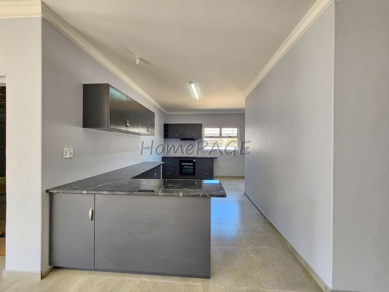 Ext 11 (Sun Bay), Henties Bay:  Brand new 3 Bedroom home wih 3 Garages is for Sale - Photo 8