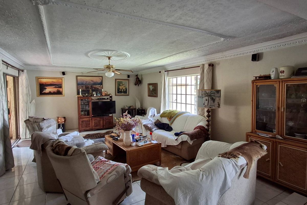 Lovely 3 Bedroom House - Photo 5