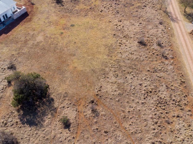 Build Your Dream Home on 1,096m2 of Prime Land in a Prestigious Game Reserve Estate - Photo 1