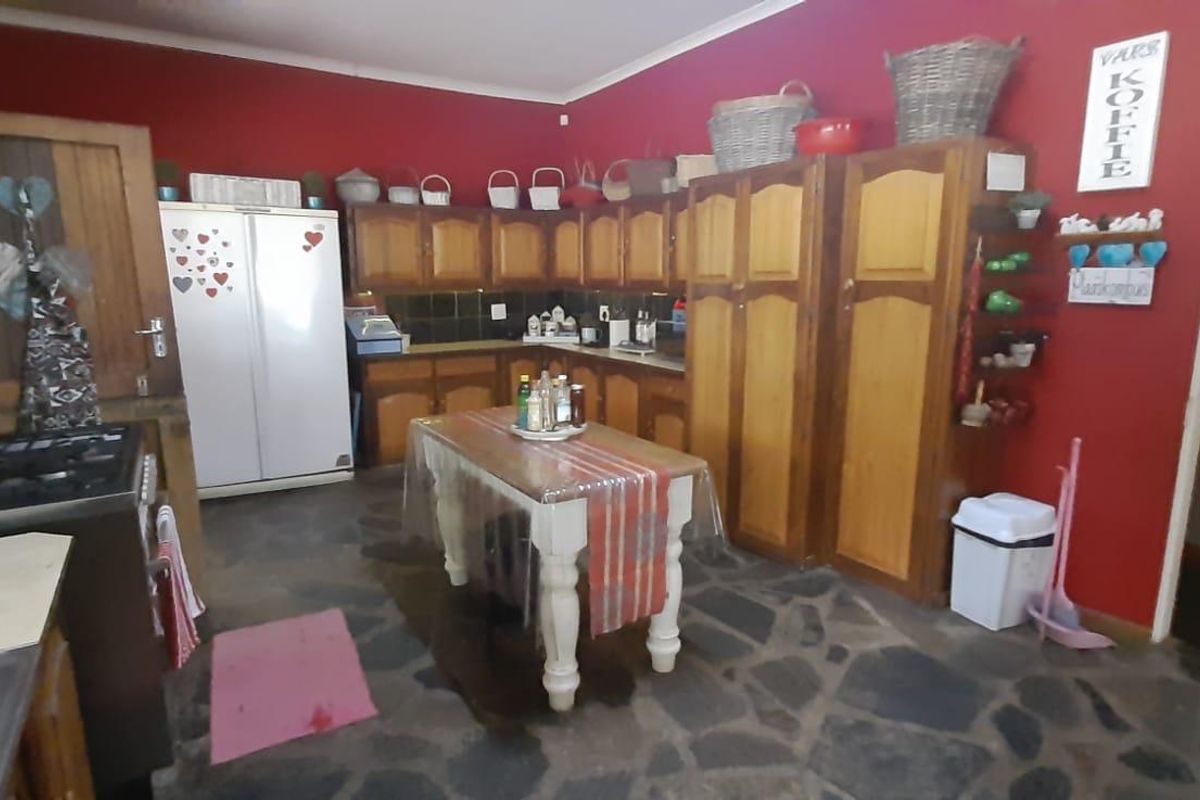 Exceptional Smallholding: Perfect for Family, Farming, & Fun - Photo 5