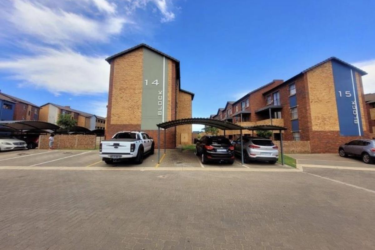 Beautiful ground floor unit up for sale - Photo 5