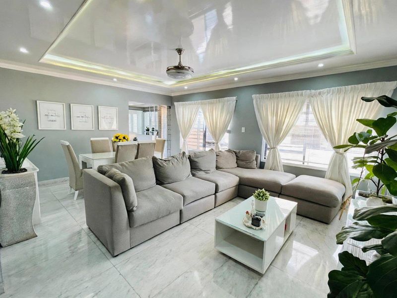 4 bedroom with pool