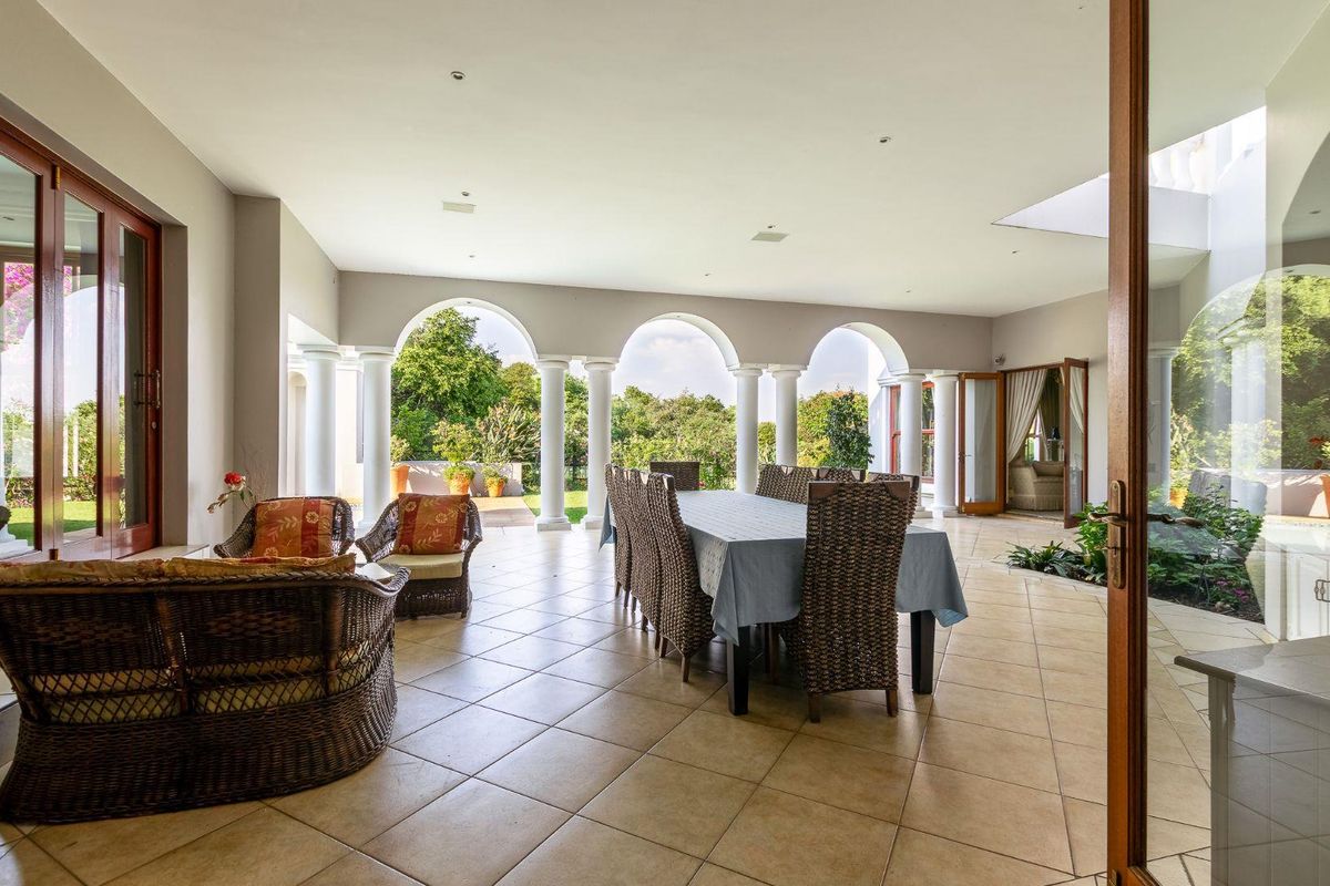 Elegant 4 Bedroom Family Home for Sale in Dainfern Golf Estate - Photo 4