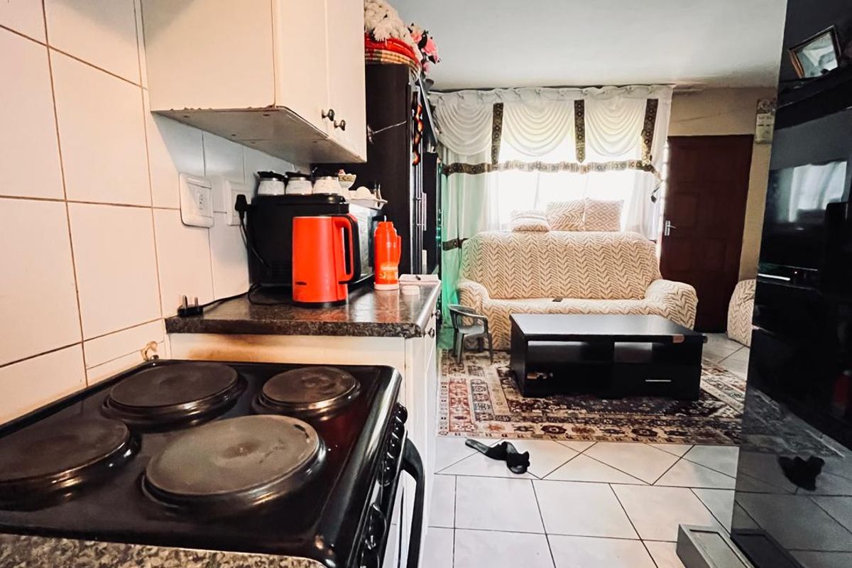 Home for Small Family or Investor! - Photo 4
