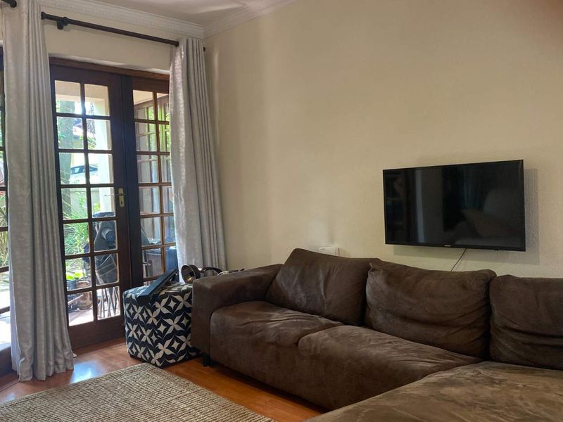 Always in demand! Exceptional location, Spacious "Lock-Up and Go" - Photo 8