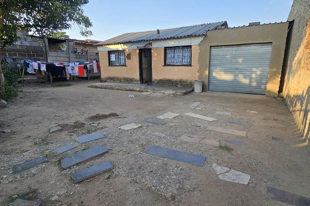 "Tembisa Gem: 4-Room House with 5 Rental Rooms & Garage!" - Photo 3
