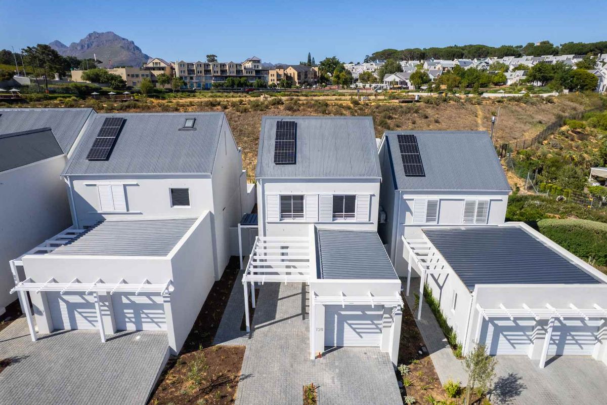 Sophisticated Winelands Living in a Modern Double-Storey Home in Volière Estate Stellenbosch - Photo 2