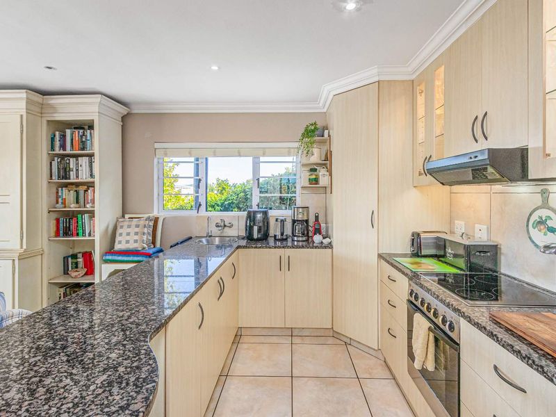 Charming family home with separate flat - Photo 9