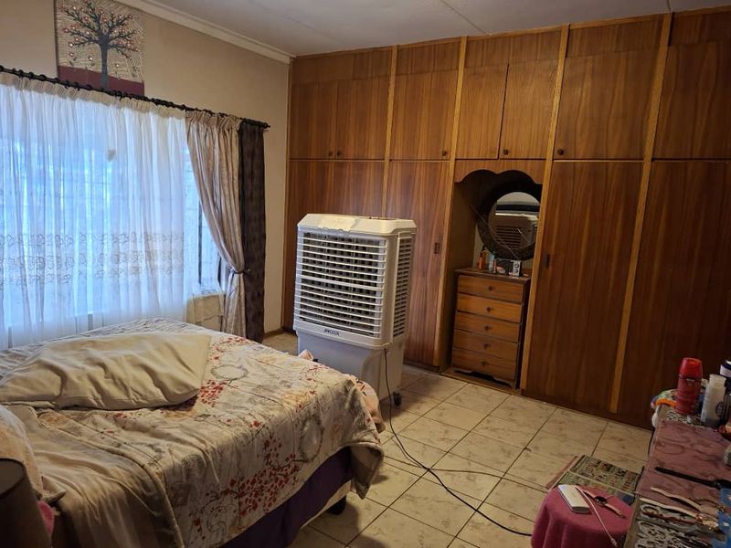 PERFECT FAMILY HOME WITH FLATLET FOR SALE IN KEETMANSHOOP - NAMIBIA - Photo 8