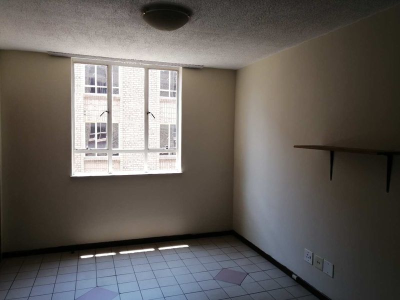 ROOM TO RENT FOR A FEMALE IN  Cum Laude - Photo 5