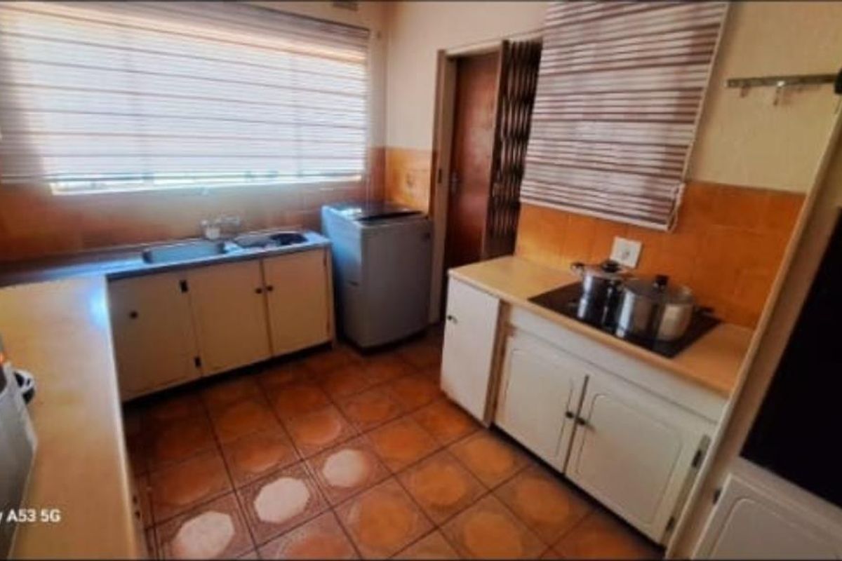 3 Bedroom House In Birchleigh Ext 13 - Photo 4