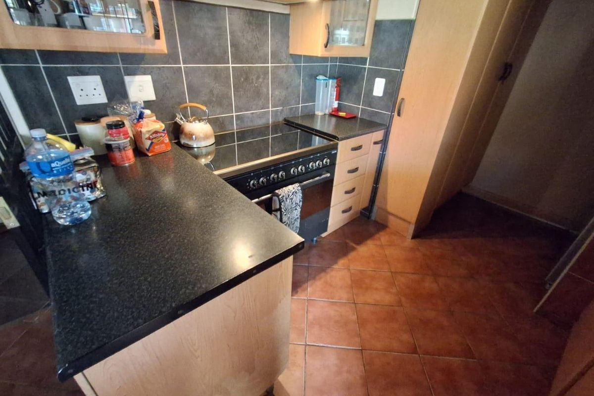 A Warm & Welcoming Family Home with Endless Potential - Photo 5