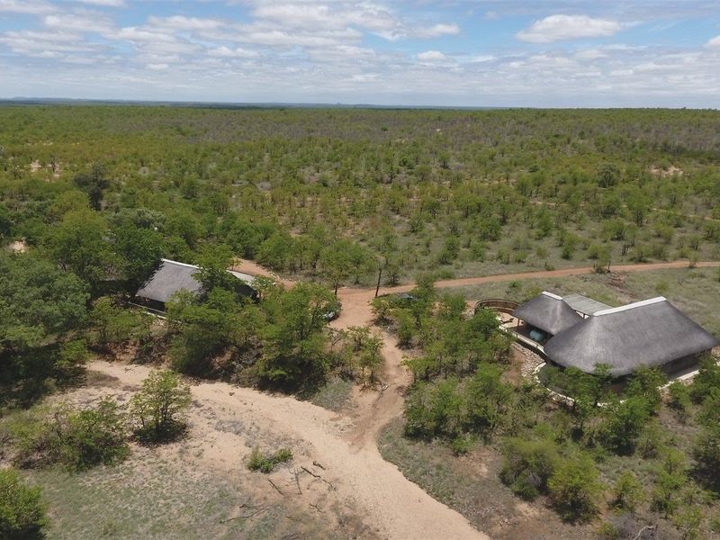 Exceptional Umbabat farm, Greater Kruger park. - Photo 2