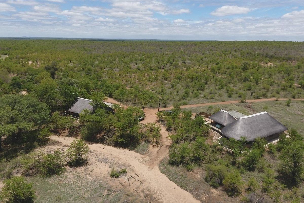 Exceptional Umbabat farm, Greater Kruger park. - Photo 2