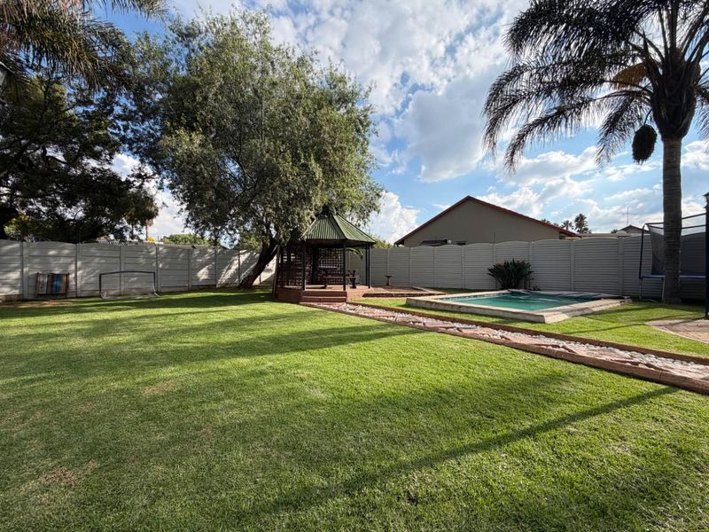 Warm Family Living in the Heart of Randhart, Alberton - Photo 6