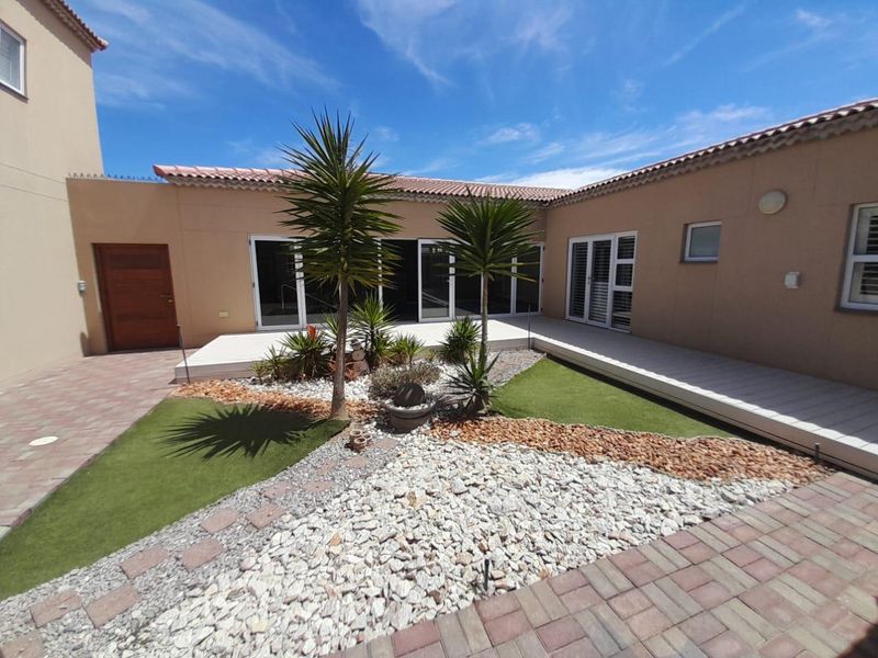 ROSSMUND  Perfect Family HOME with 1 Bedroom Flat!!! - Photo 9