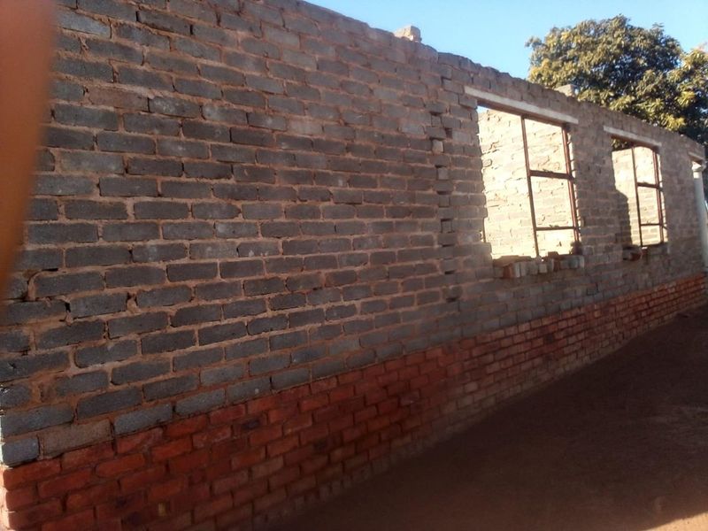 Unfinished 4 bedrooms house for sale in Itsoseng,Pretoria - Photo 10