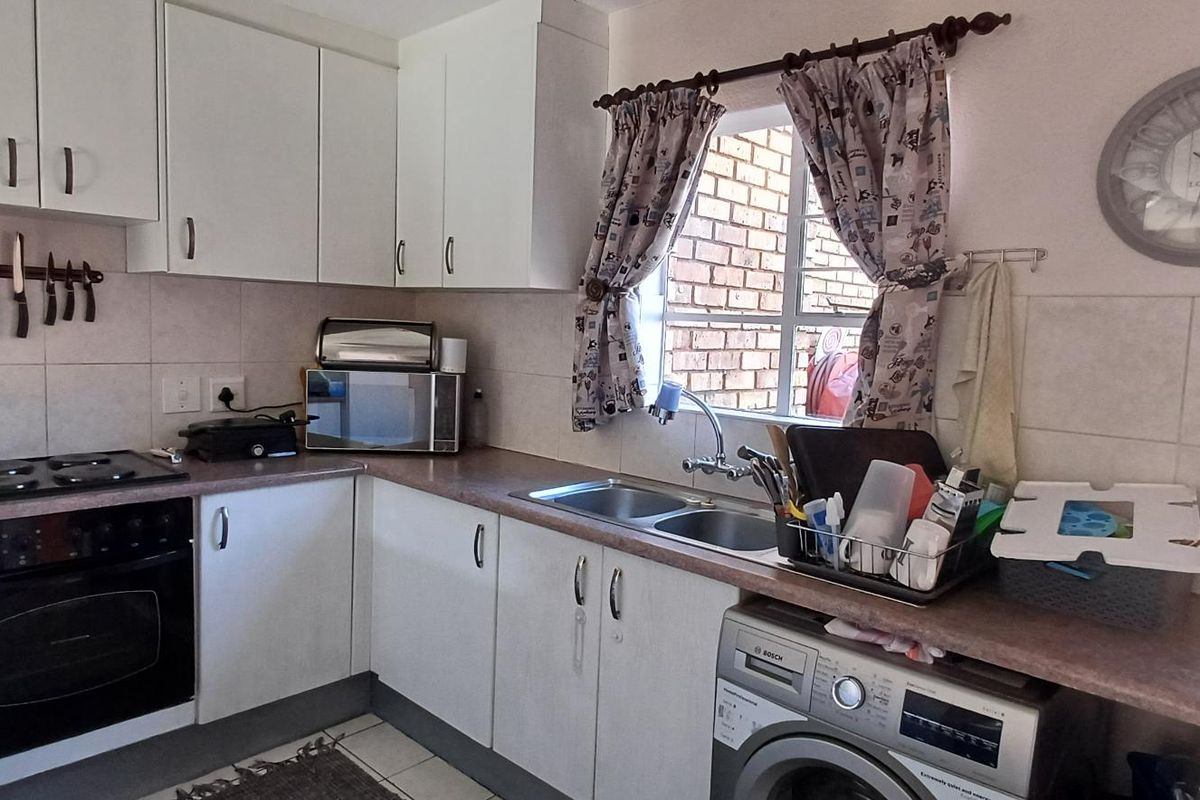 Ground floor PLUS private garden - Photo 5