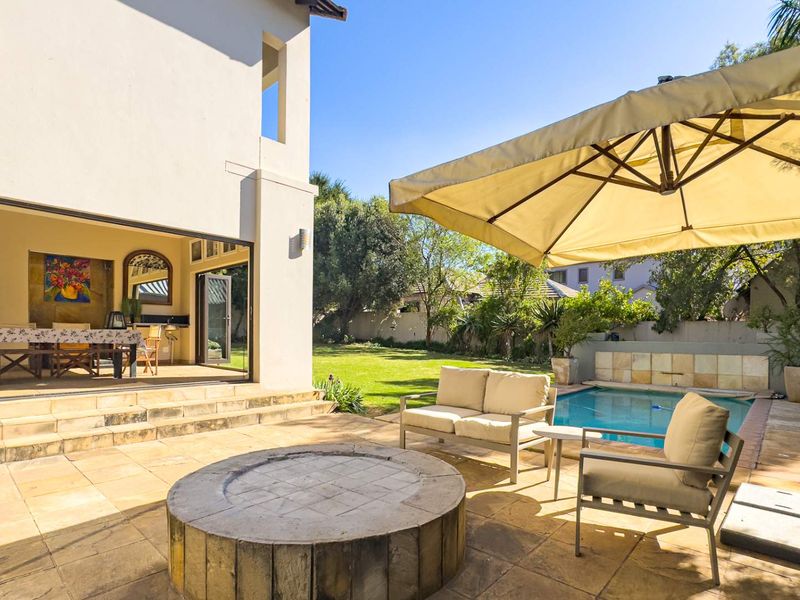 Exclusive Mandate - a Family home like no other - Photo 7