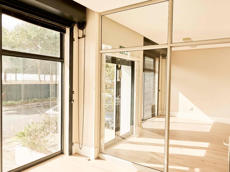 Newly Renovated Modern Offices in Westlake - Photo 7