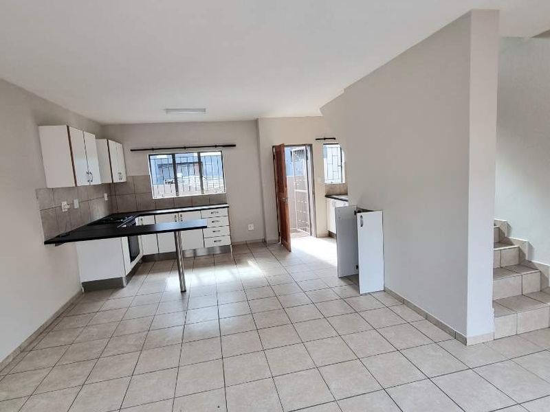 KHOMASDAL EXT 28 | 2 BEDROOM TOWNHOUSES FOR SALE| LANTANA COURT - Photo 5