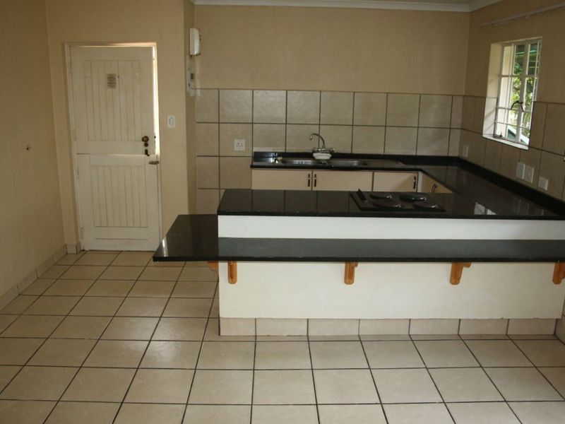 2 bedroom apartment to rent in White River - Photo 2