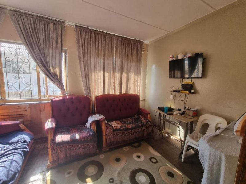 4 Bedroom House for sale in Kharwastan - Photo 4