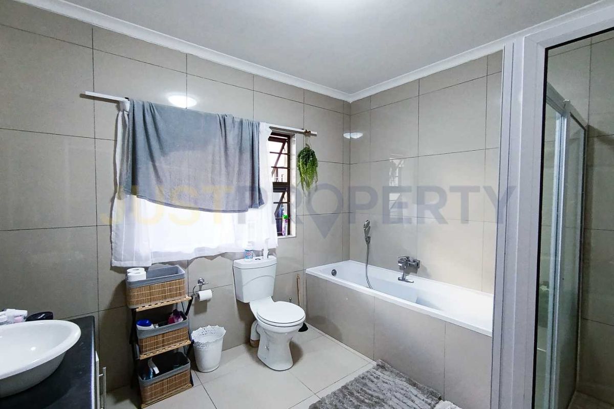 Ground Floor Townhouse for Sale – Mile 4, Swakopmund - Photo 5