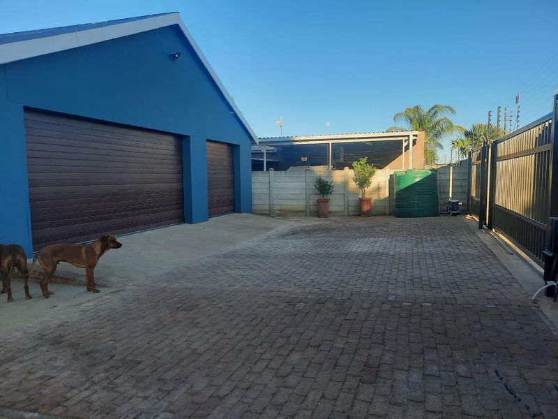 Spacious Secure 4-Bedroom Family Home with Premium Extras for Sale, Tsumeb Namibia - Photo 9