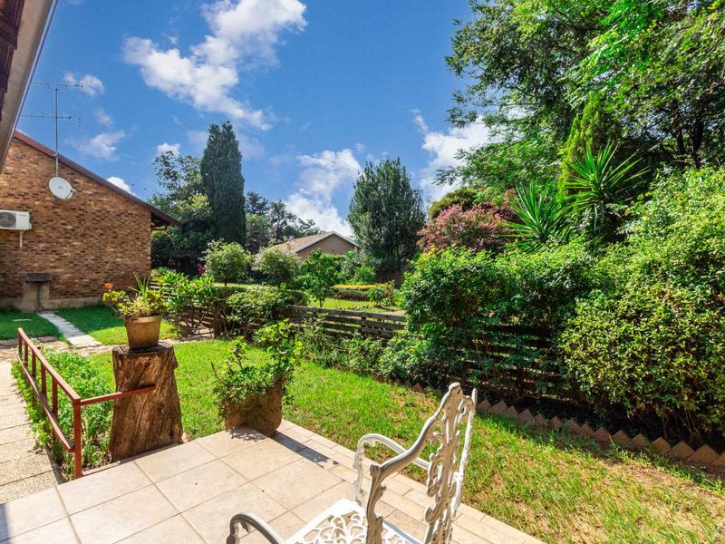 One Bedroom Garden Cottage - Photo 2