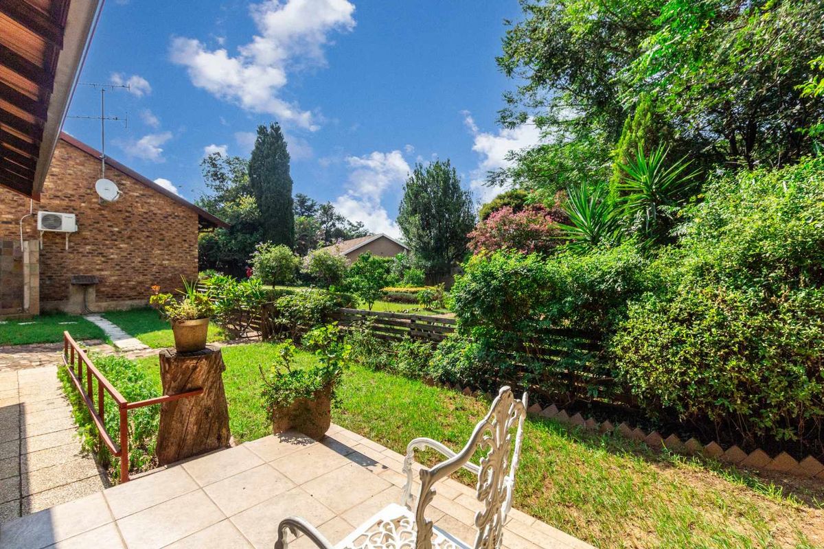 One Bedroom Garden Cottage - Photo 2