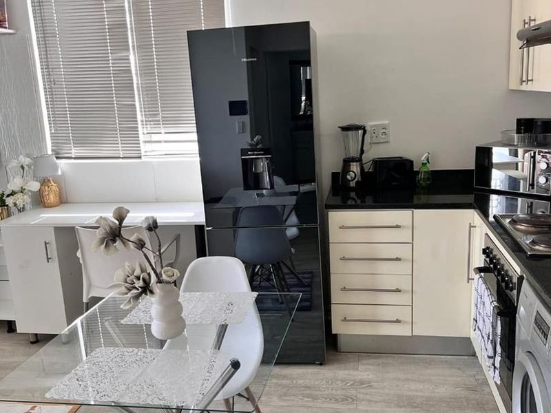 Furnished One Bedroom Apartment in Windhoek Central - Photo 4