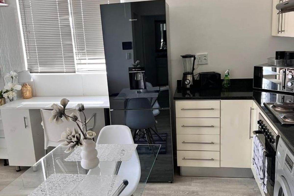 Furnished One Bedroom Apartment in Windhoek Central - Photo 4