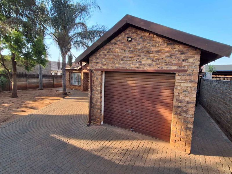 Three bedrooms house for sale in The Orchards - Photo 1