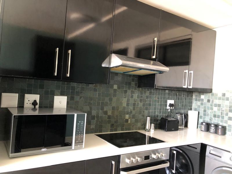 MODERN FULLY FURNISHED 2 BEDROOM APARTMENT TO LET IN WINDHOEK CENTRAL: 77 ON INDEPENDENCE - Photo 3