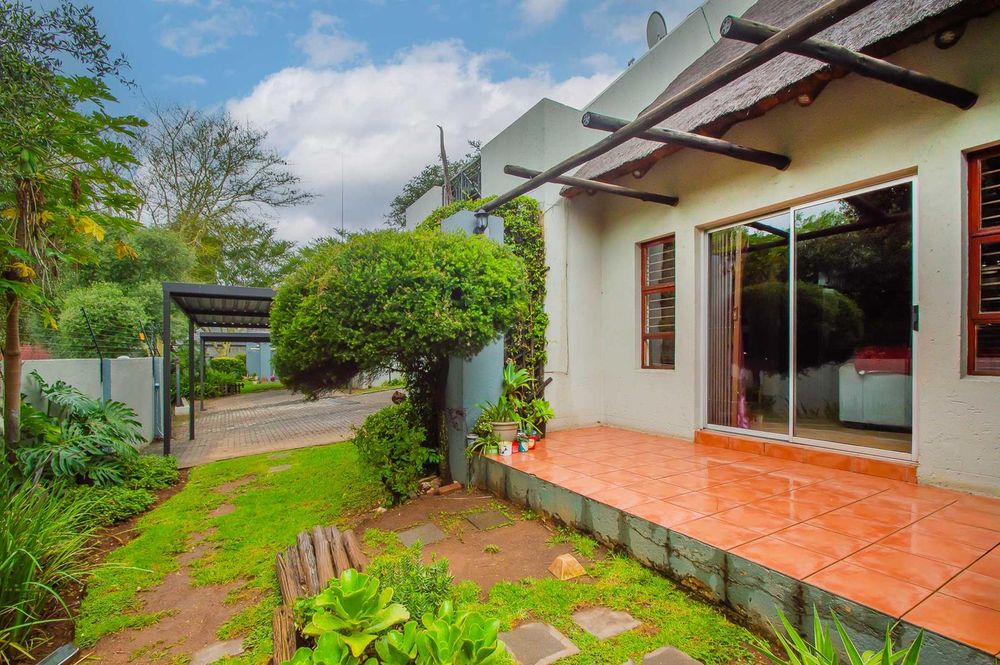 Communal garden off patio