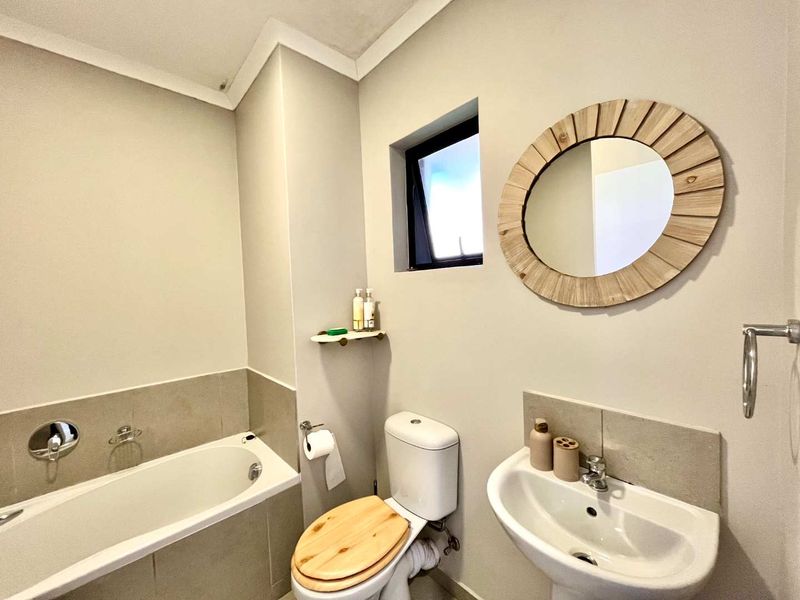 Furnished 2-Bedroom Apartment in Family-Friendly Estate - Photo 6