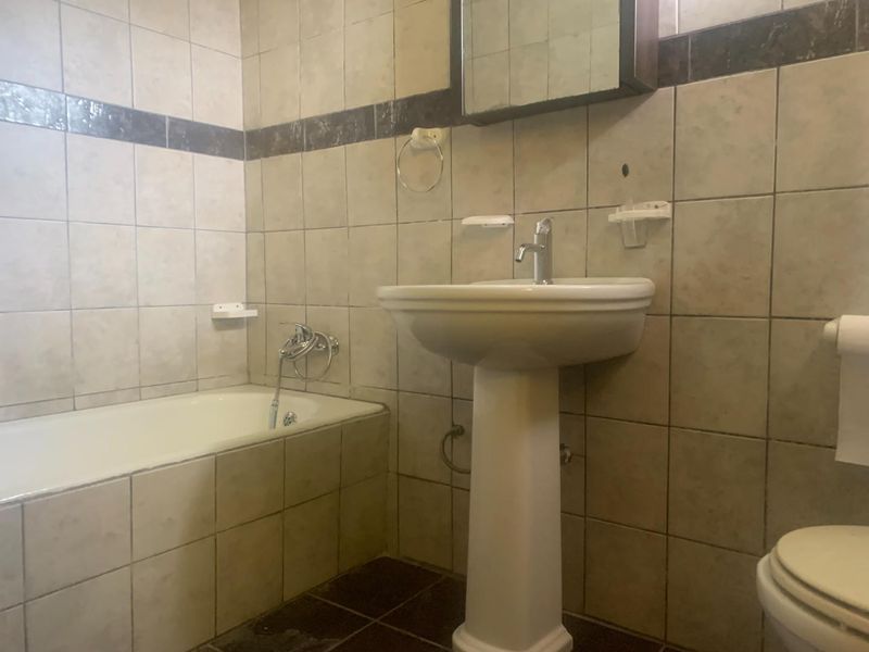 Executive Living. Prestige Address. Exceptional Investment. - Photo 7