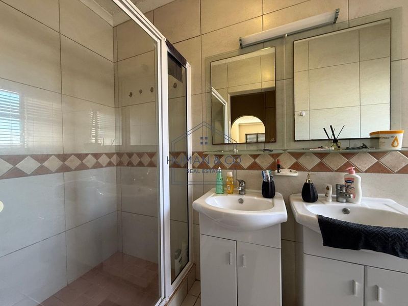 Modern 3-bedroom Townhouse in central area; Walvis Bay - Photo 7