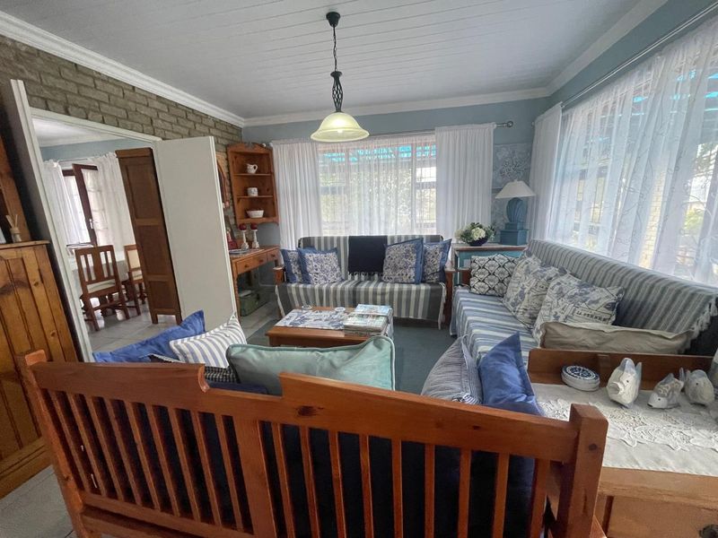 Cottage Style Charm - Photo 8