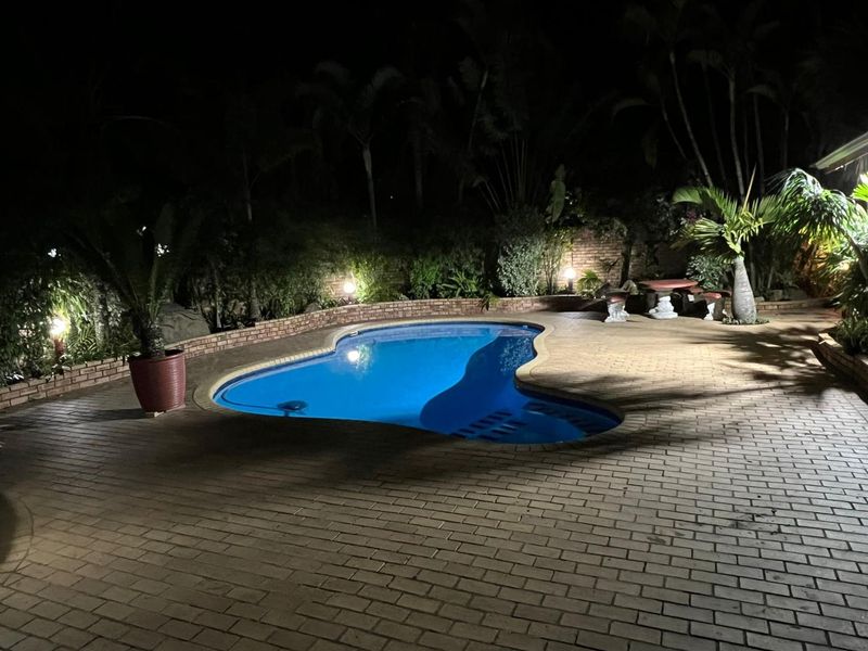 Entertainers dream home - Photo 10