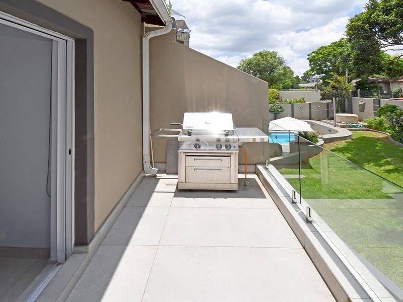 SPACIOUS ULTRA MODERN SECURE STUDIO FLATLET FURNISHED PARKMORE FOR RENT - Photo 5