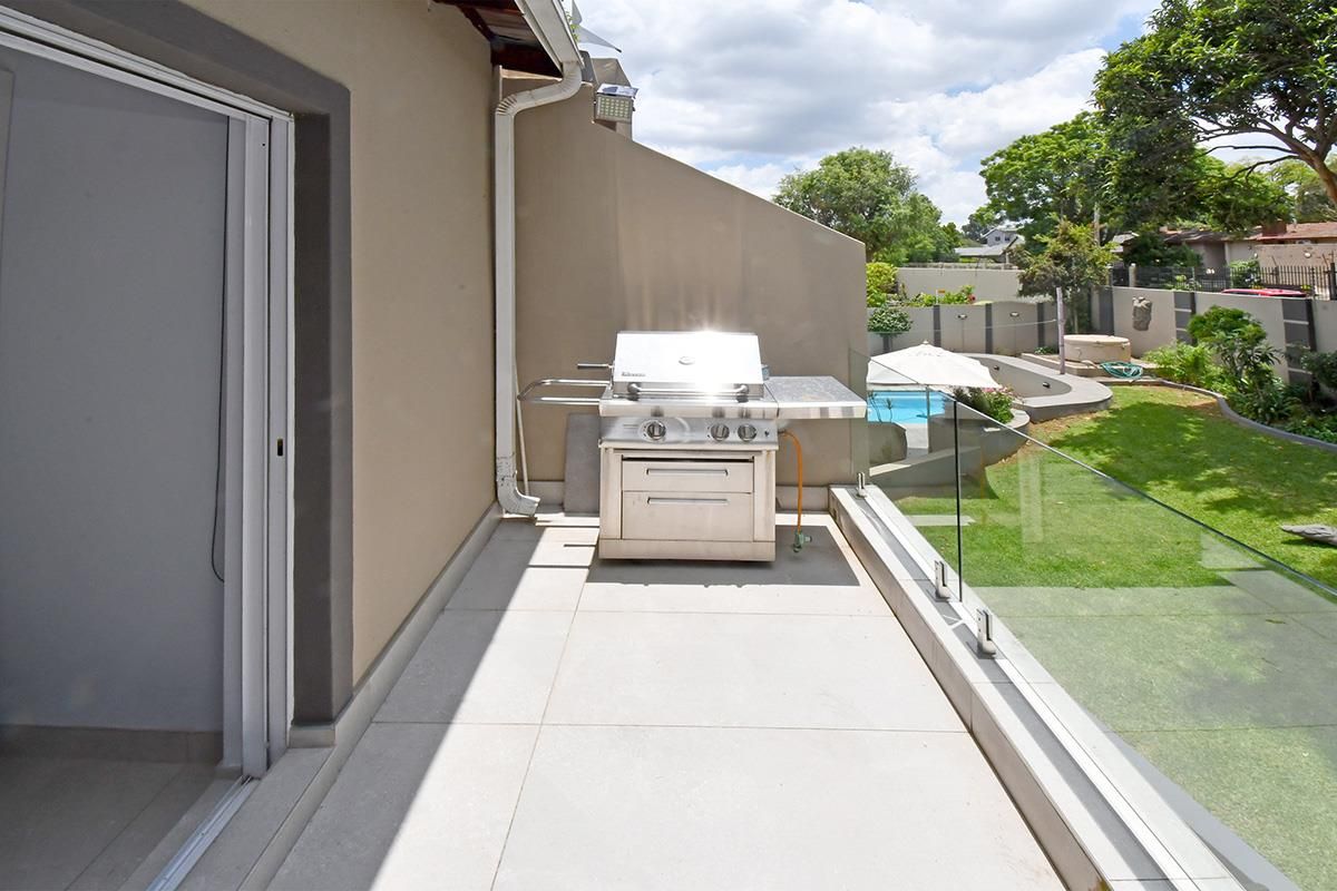 SPACIOUS ULTRA MODERN SECURE STUDIO FLATLET FURNISHED PARKMORE FOR RENT - Photo 5