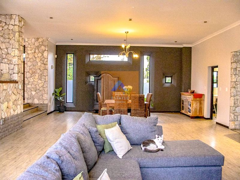 Stylish Home For Sale in Ocean View, Swakopmund - Photo 3